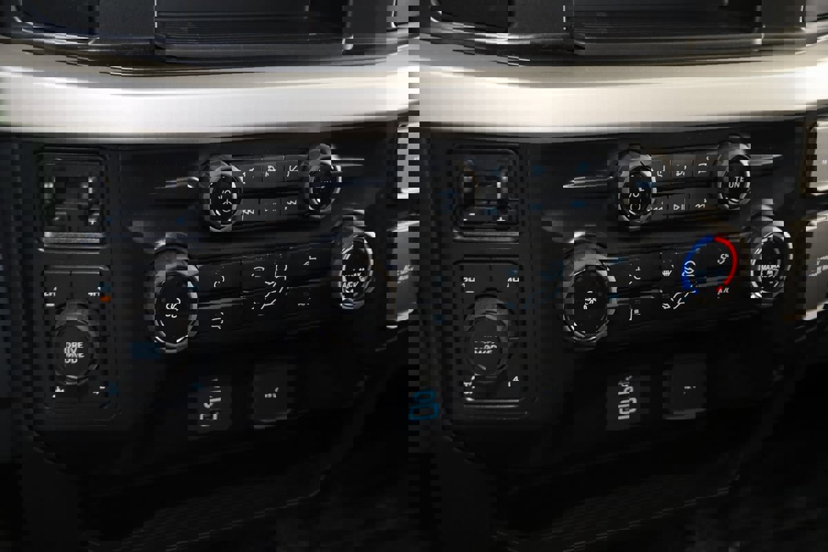 Used 2024 Ford F350 XL w/ Snow Plow/Camper Package image 24