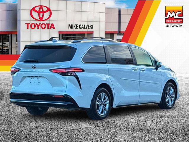 Certified 2026 Toyota Sienna Limited FWD image 5