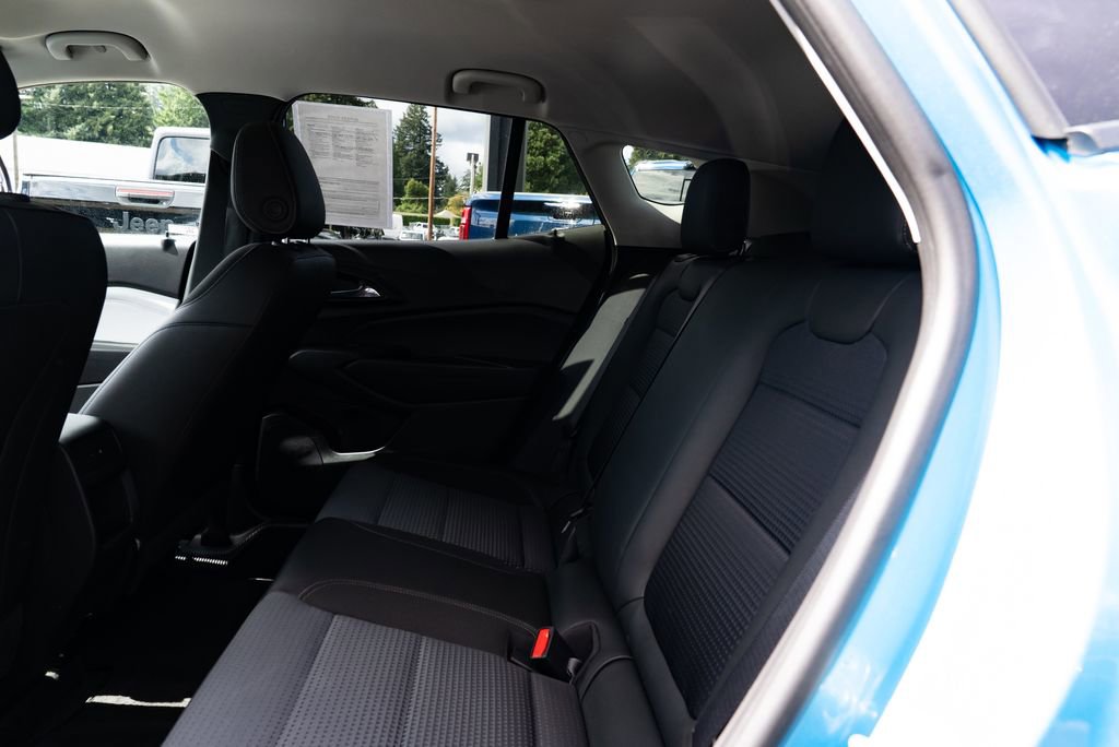 Used 2025 Chevrolet Trax LT image 25