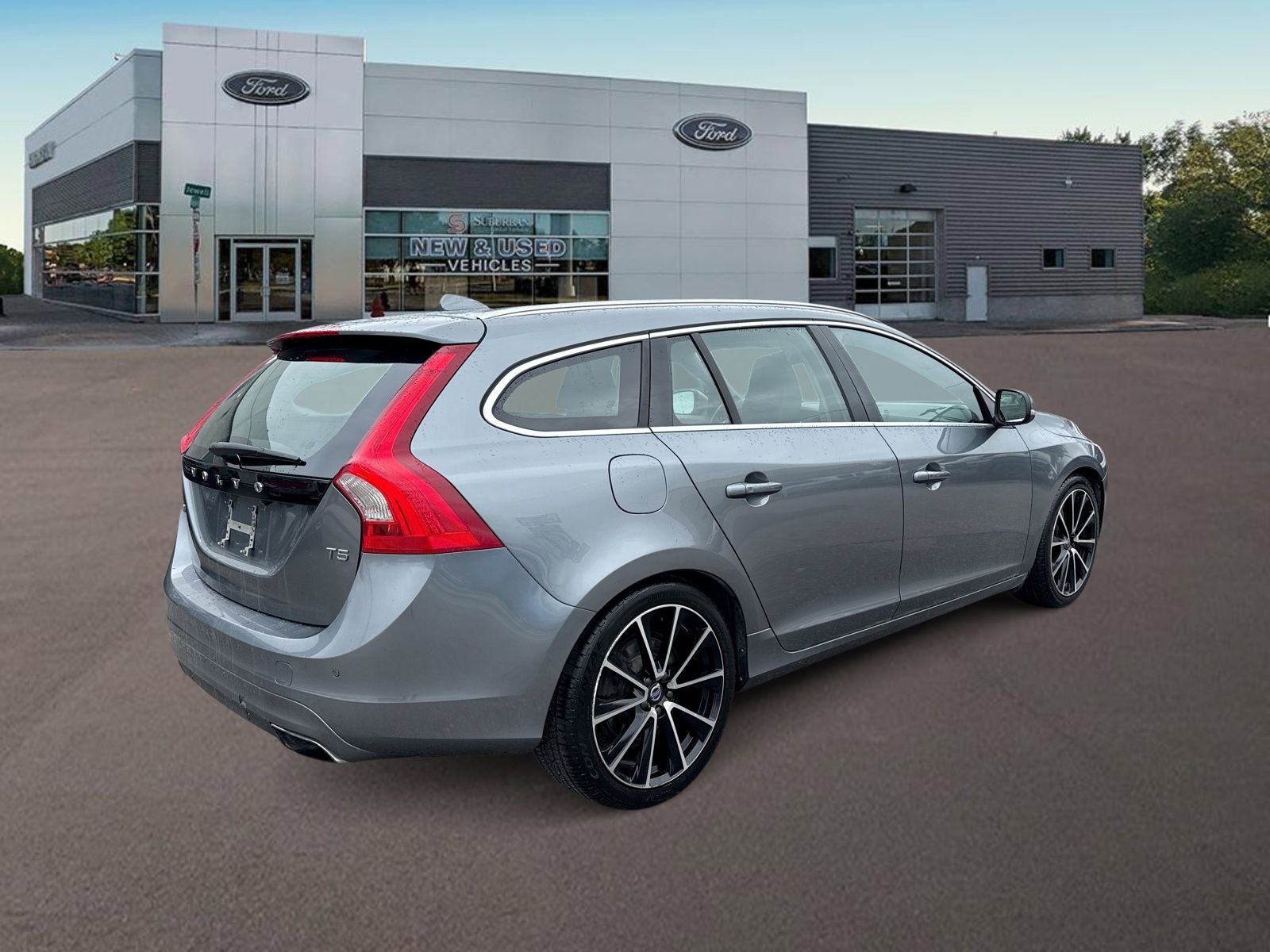 Used 2016 Volvo V60 T5 Platinum w/ 19" Sport Package image 10