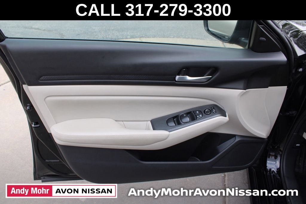 Used 2025 Nissan Altima 2.5 SV FWD image 18