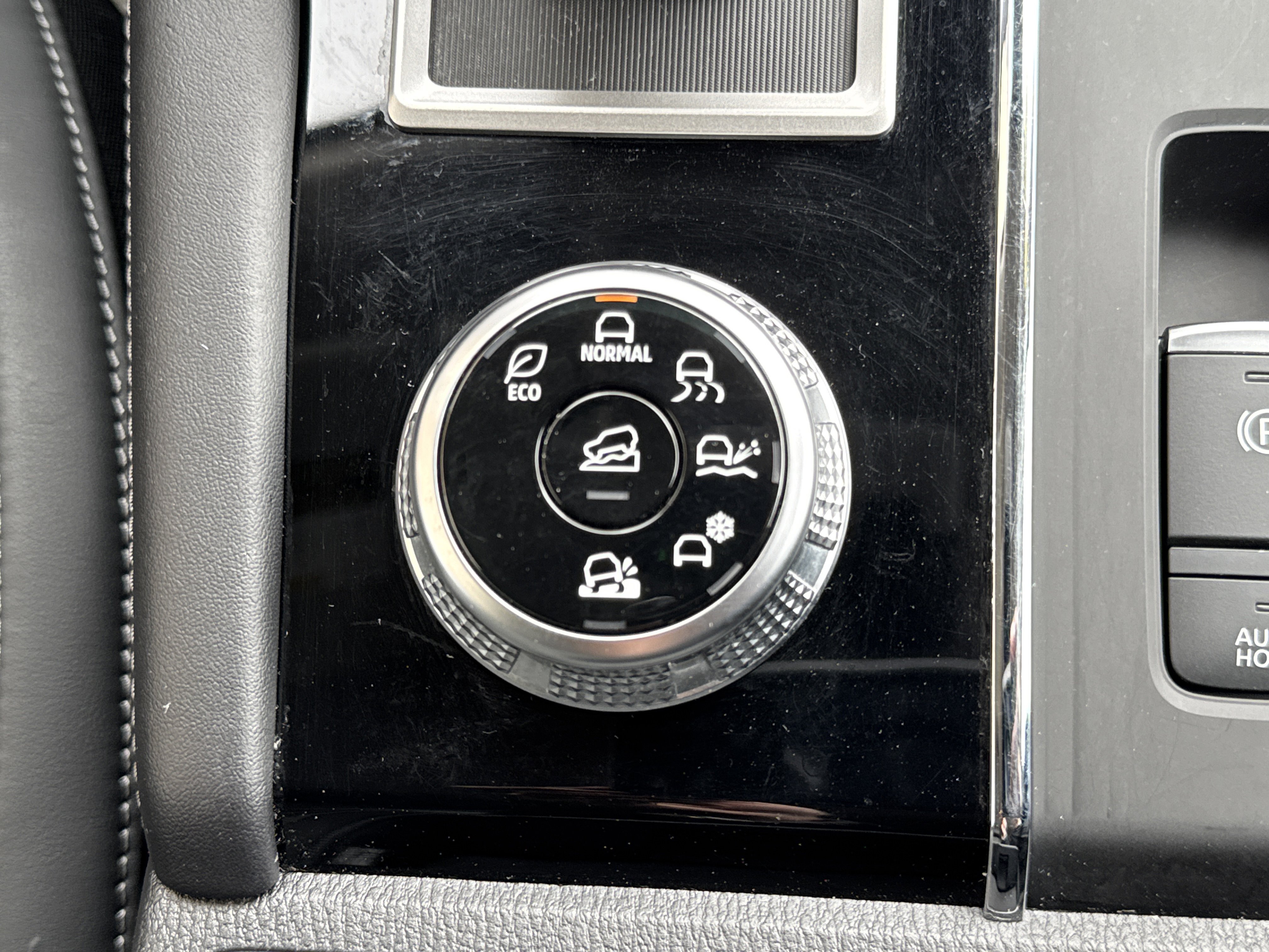 Used 2022 Mitsubishi Outlander SE AWD/4WD image 16