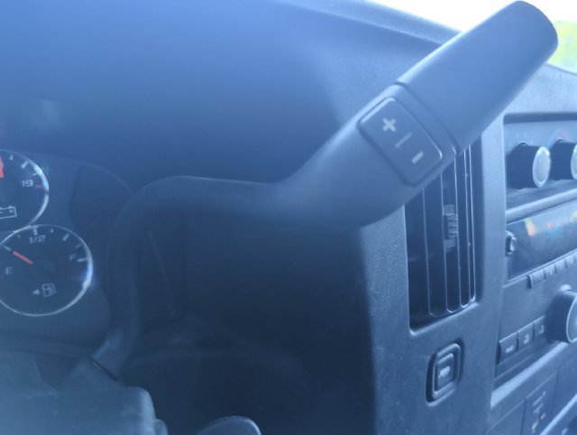 Used 2011 Chevrolet Express 2500 RWD image 20