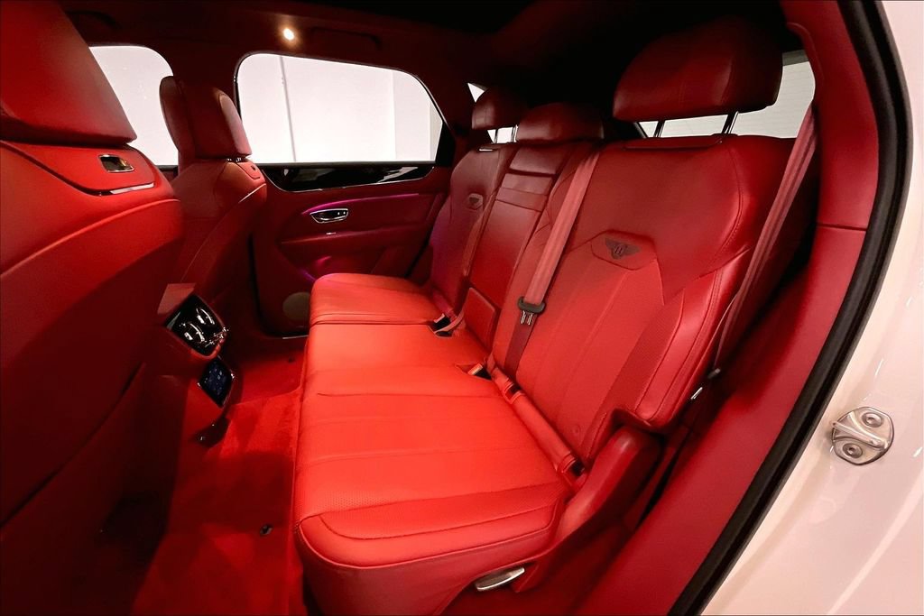 Used 2022 Bentley Bentayga AWD/4WD image 27