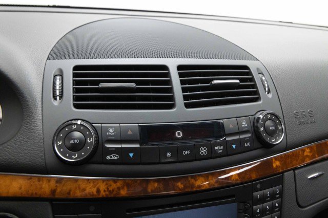 Used 2005 Mercedes-Benz E 500 Sedan image 28