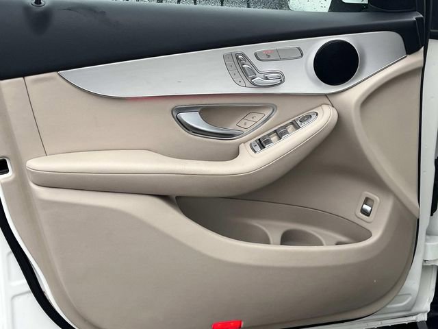 Used 2022 Mercedes-Benz GLC 300 image 24