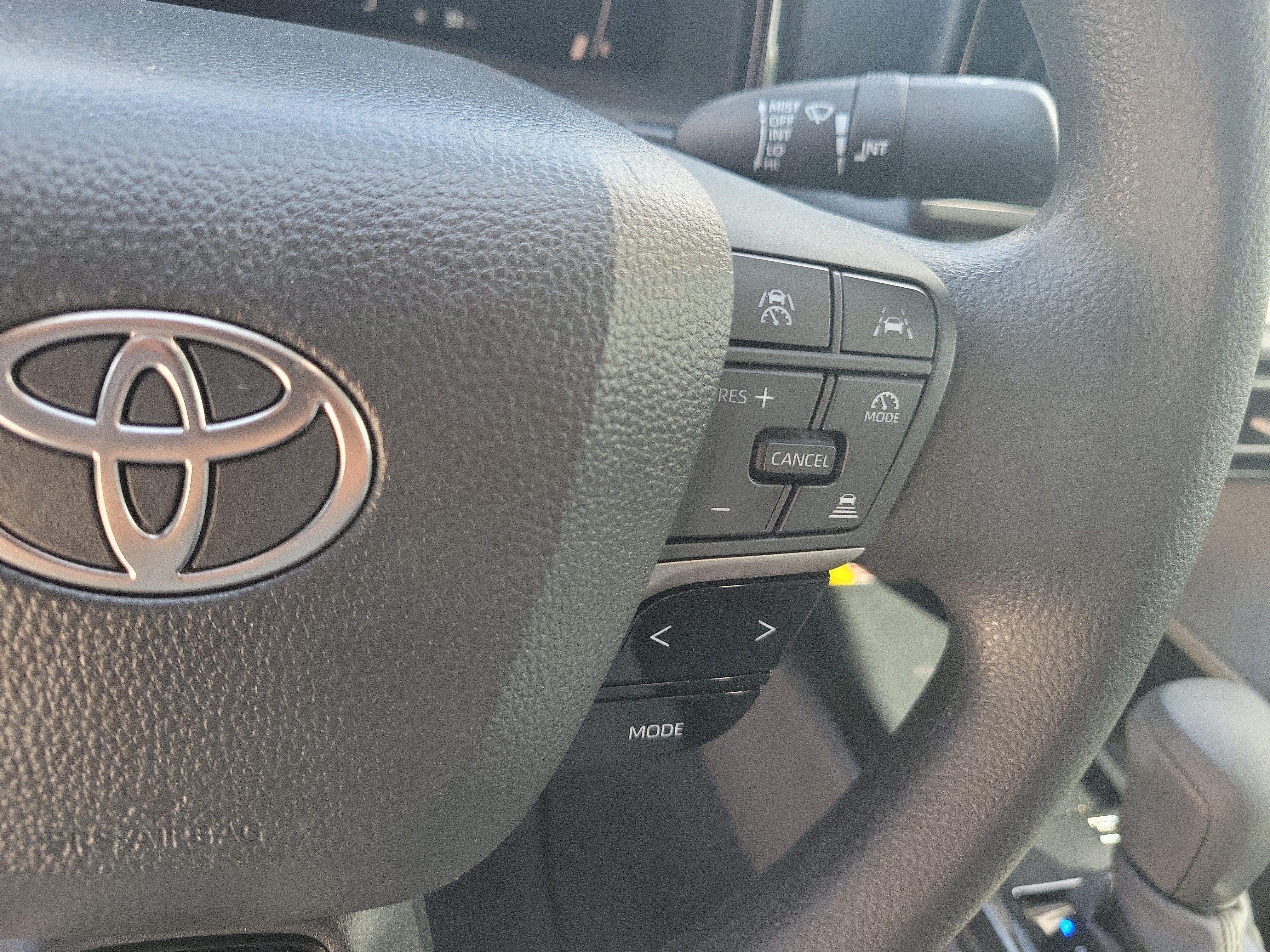 Used 2025 Toyota Camry LE FWD image 27