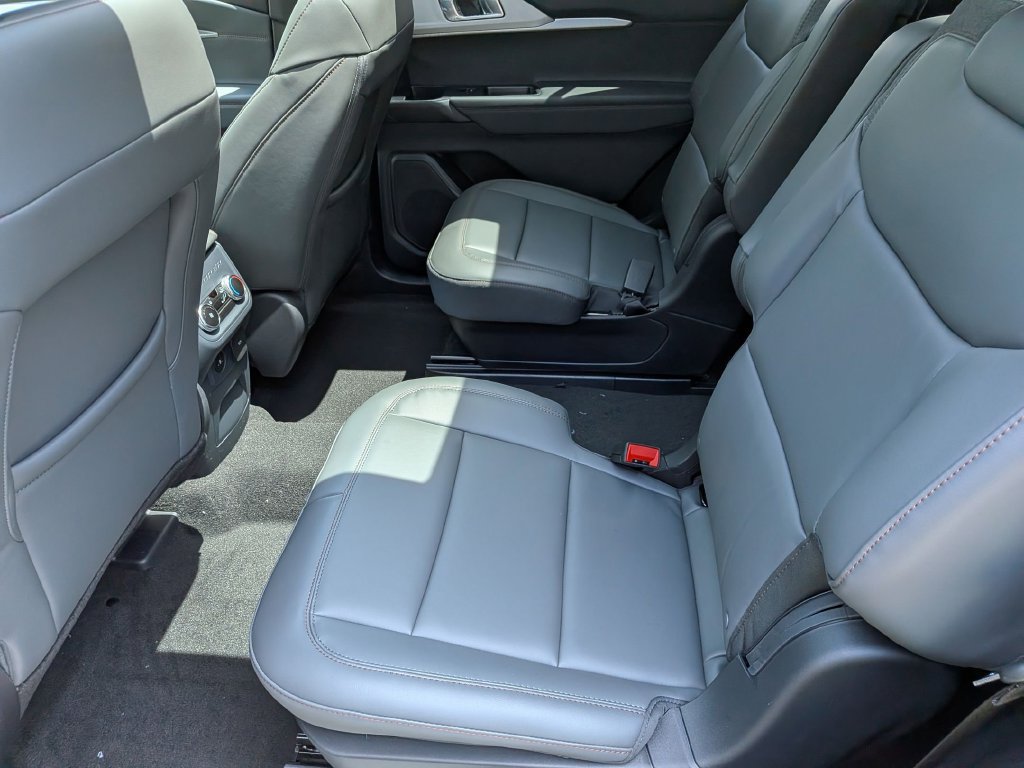 New 2026 Ford Explorer Active w/ Active Comfort Package AWD/4WD image 20
