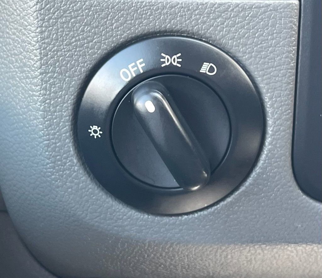 Used 2020 Nissan NV 2500 SV image 26