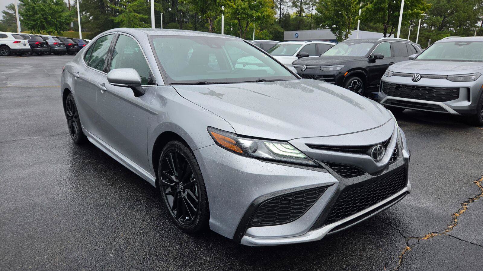 Used 2024 Toyota Camry XSE FWD image 4