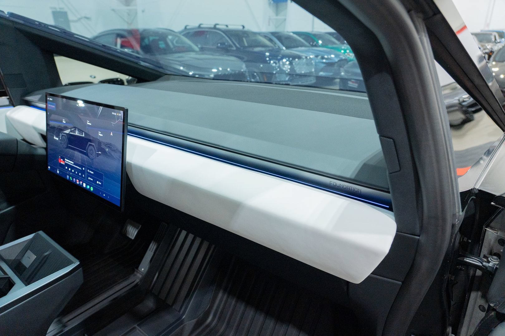 Used 2024 Tesla Cybertruck AWD Crew Cab image 34