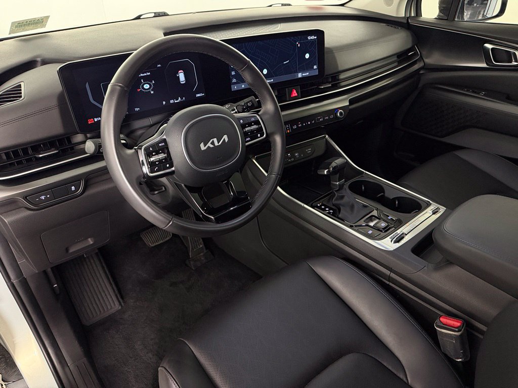 Used 2025 Kia Carnival SX FWD image 12