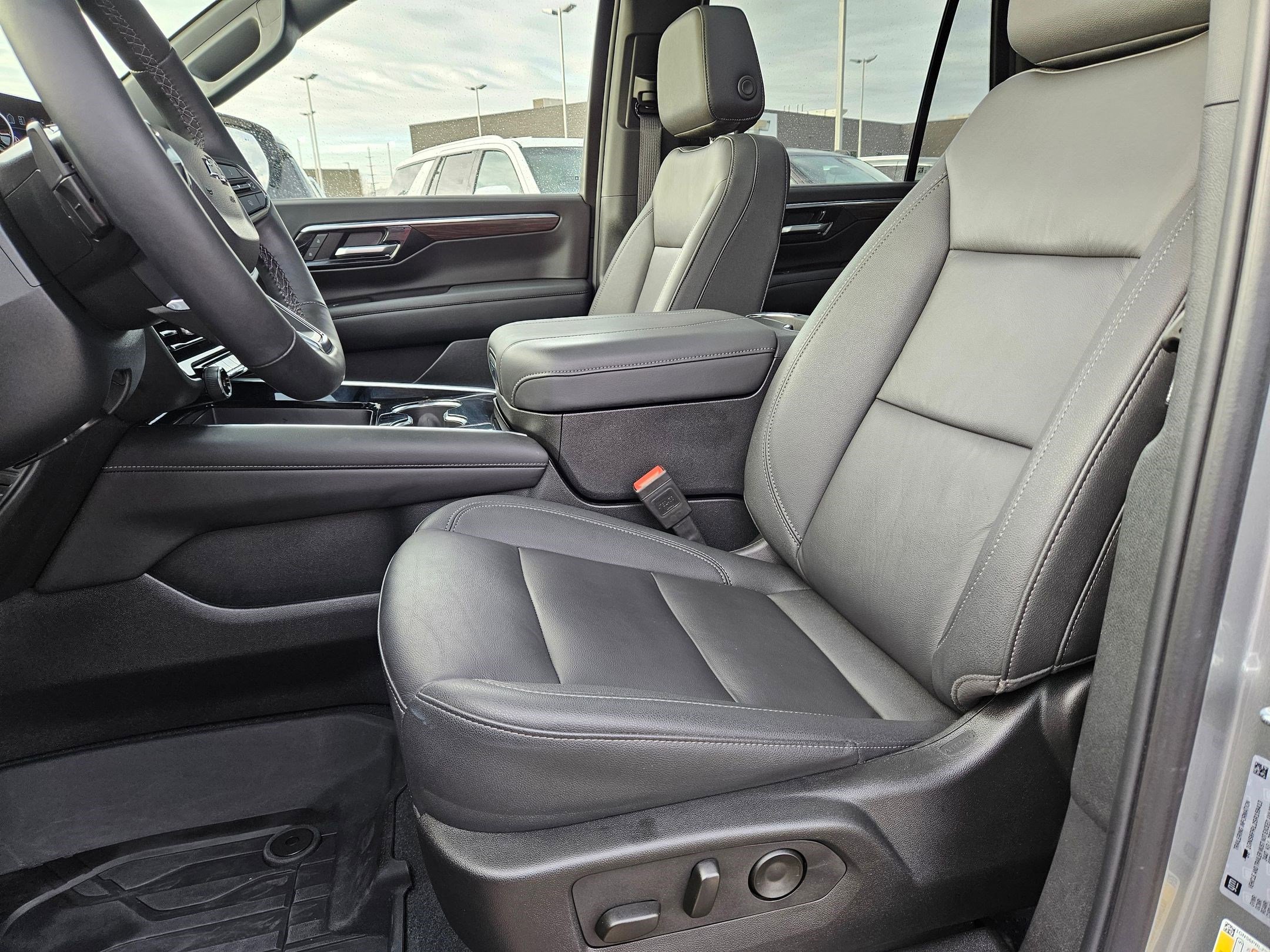 Used 2025 Chevrolet Tahoe Z71 w/ Z71 Off-Road Package image 15