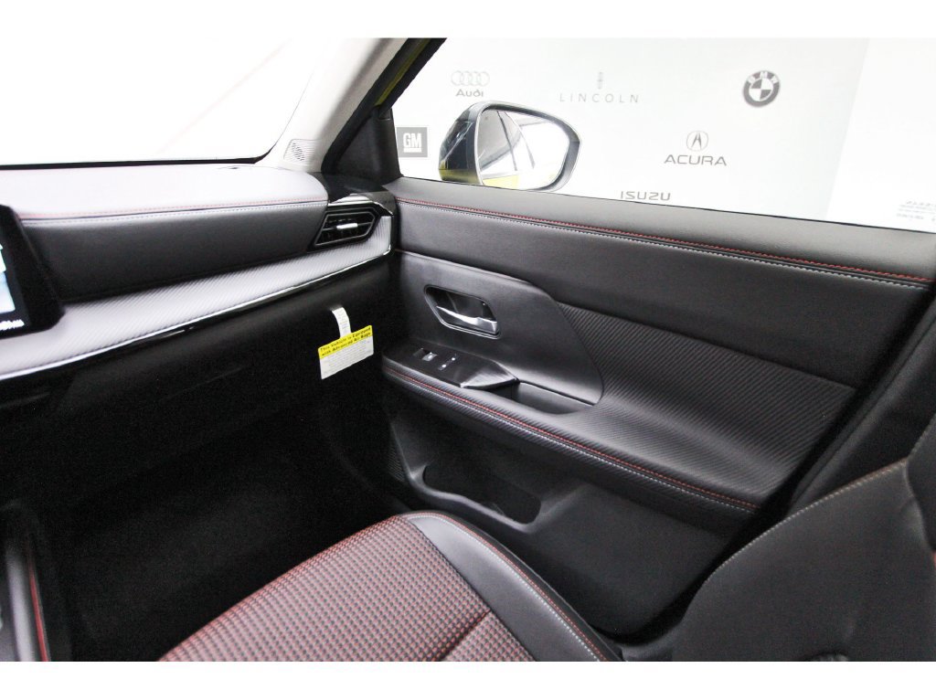 New 2026 Nissan Kicks SR w/ Cold Weather Package FWD image 8