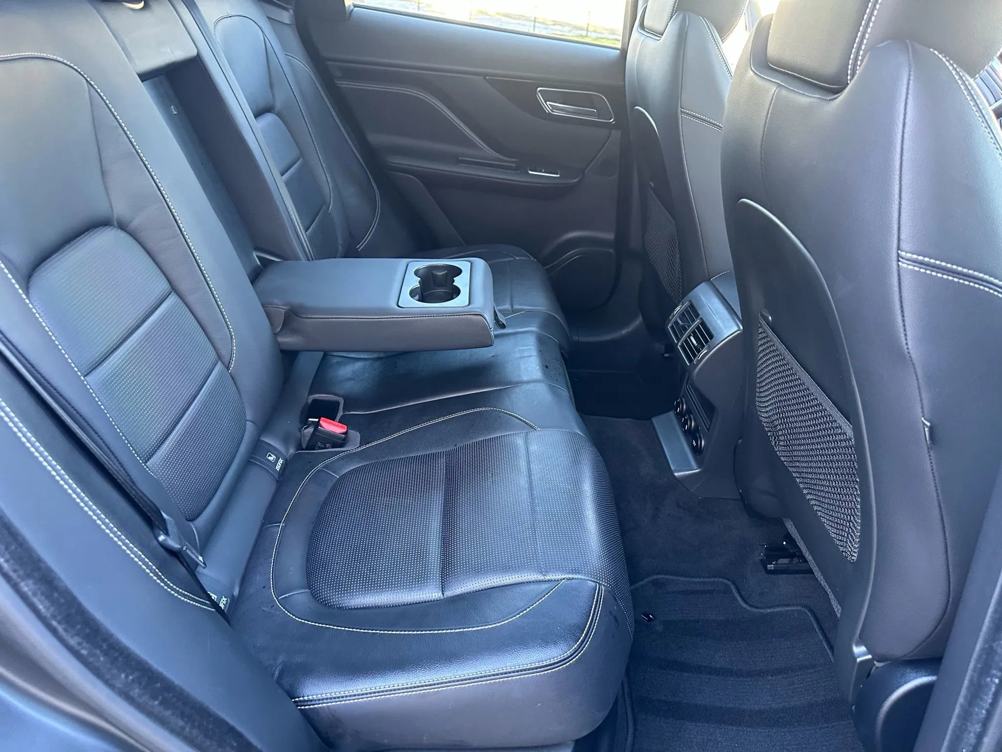 Used 2017 Jaguar F-PACE R-Sport image 24