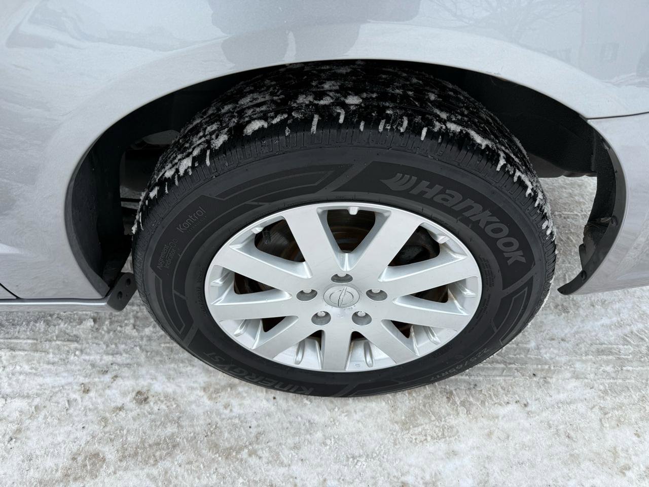 Used 2015 Chrysler Town & Country Touring w/ Driver Convenience Group image 11