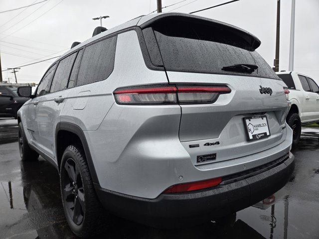 Used 2022 Jeep Grand Cherokee L Limited w/ Black Appearance Package image 41