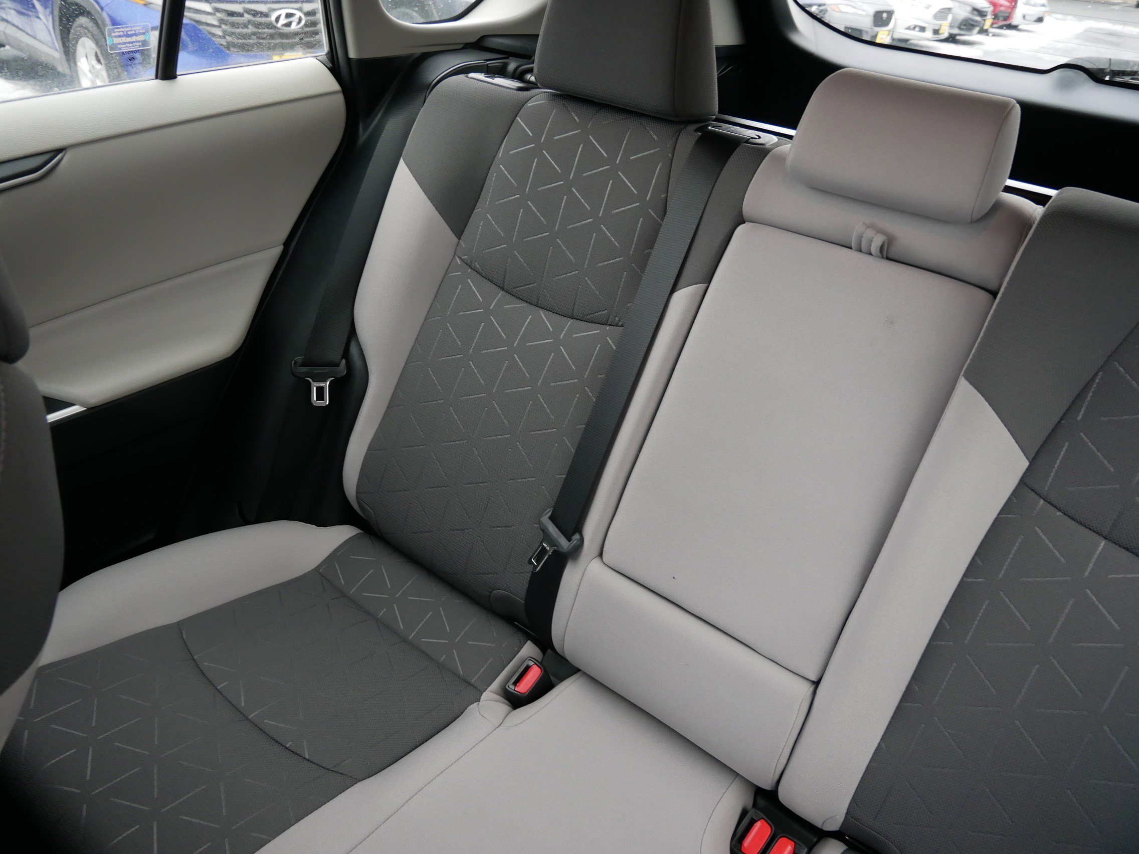 Used 2020 Toyota RAV4 XLE image 12