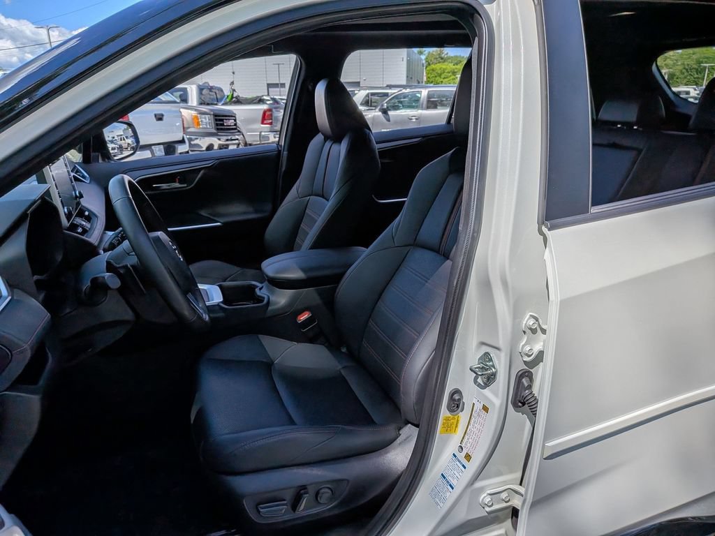 Used 2022 Toyota RAV4 XSE w/ Premium Package AWD/4WD image 7