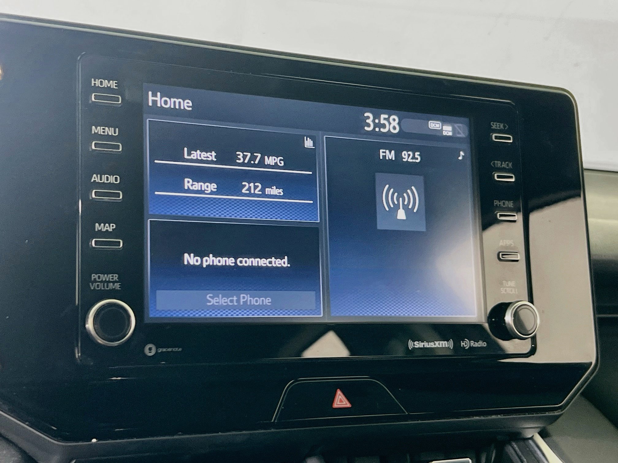 Used 2021 Toyota Venza LE AWD/4WD image 14