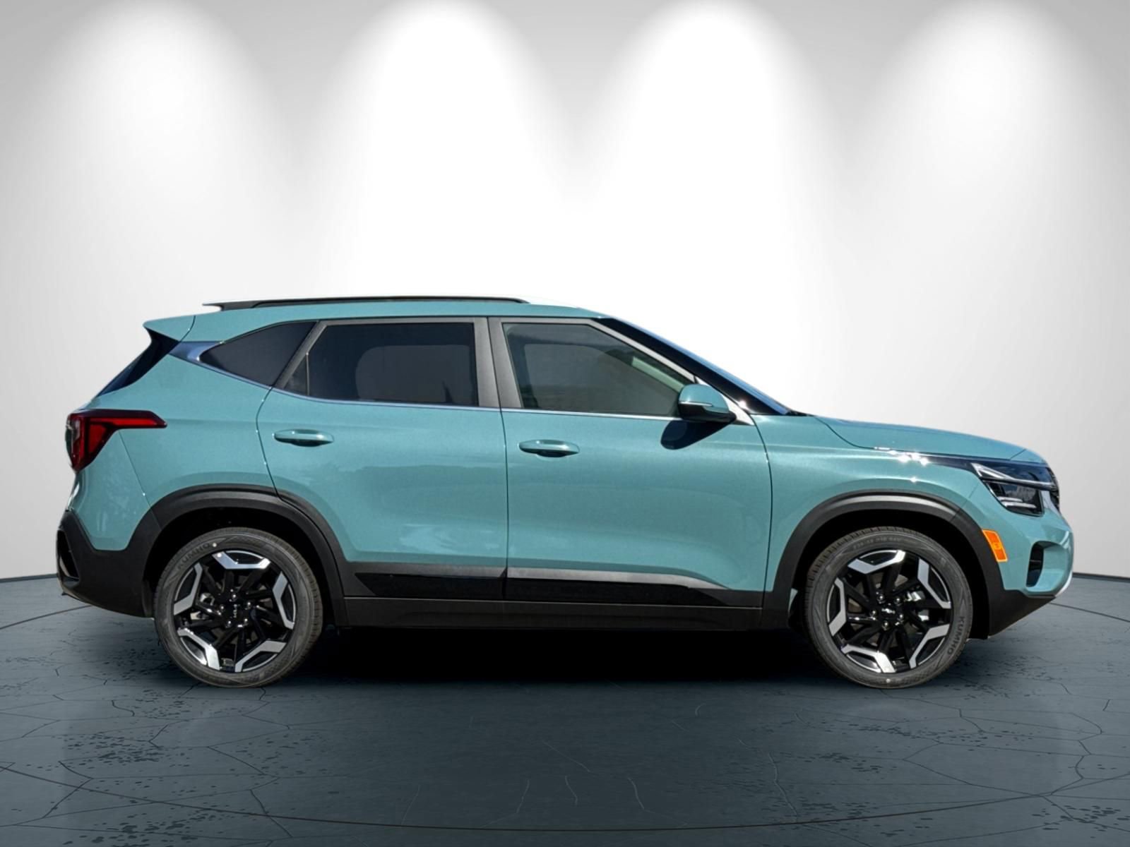 New 2026 Kia Seltos SX w/ SX Sunroof Package image 3