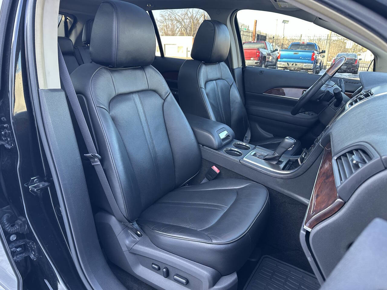 Used 2015 Lincoln MKX FWD w/ Equipment Group 102A image 37