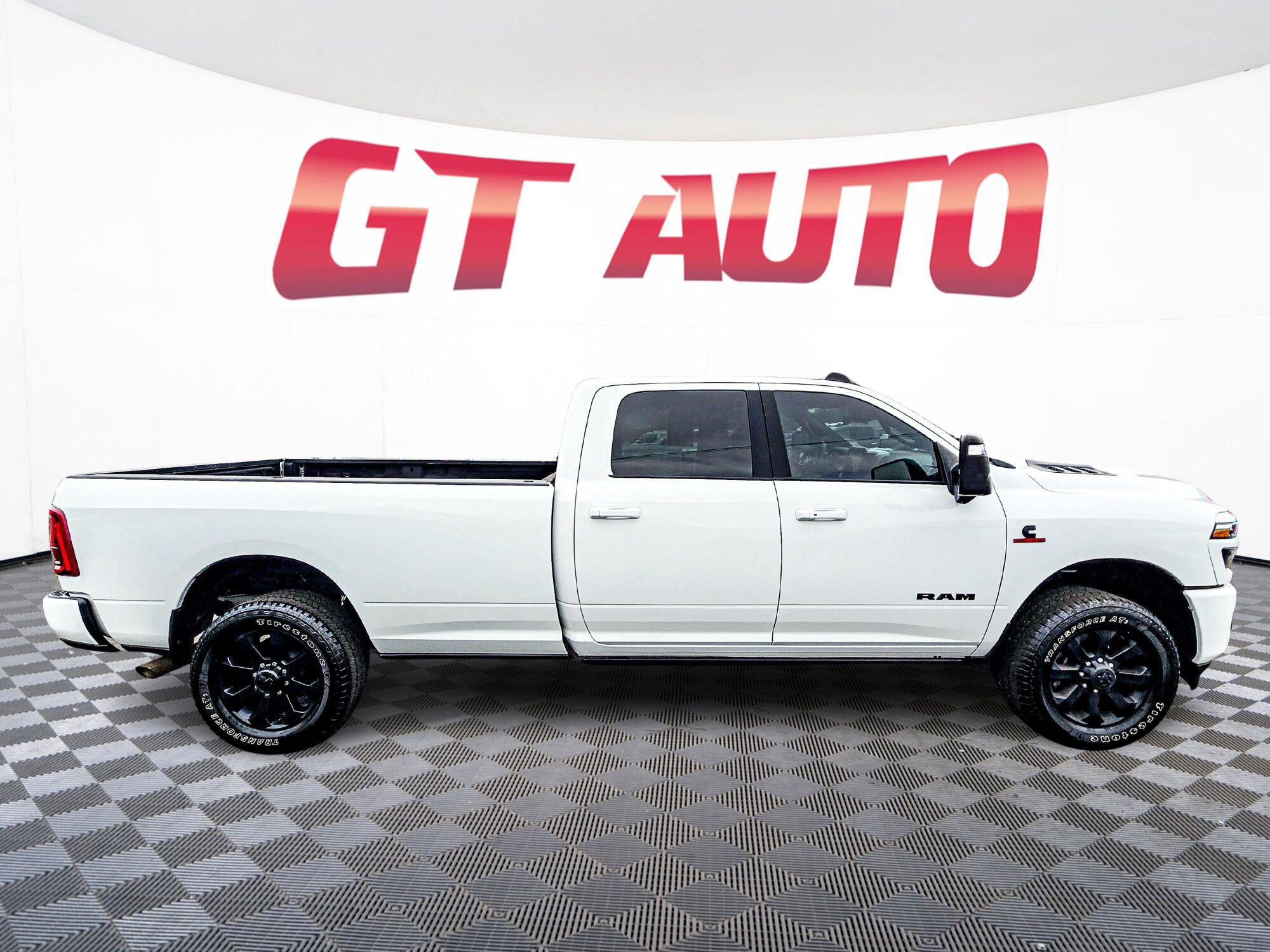 Used 2025 RAM 3500 Laramie image 8