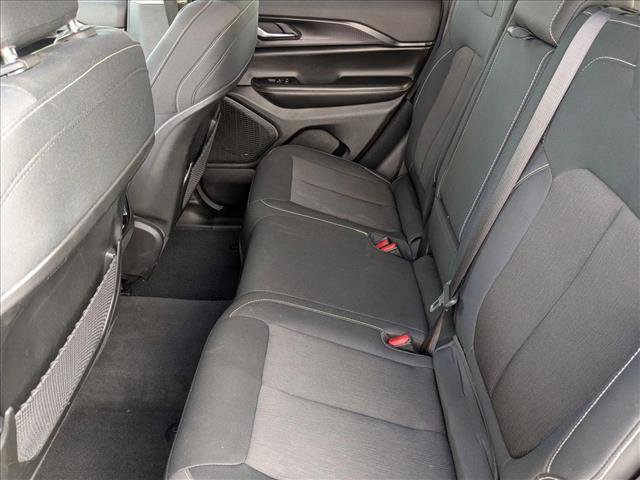 Used 2023 Jeep Grand Cherokee Laredo image 18