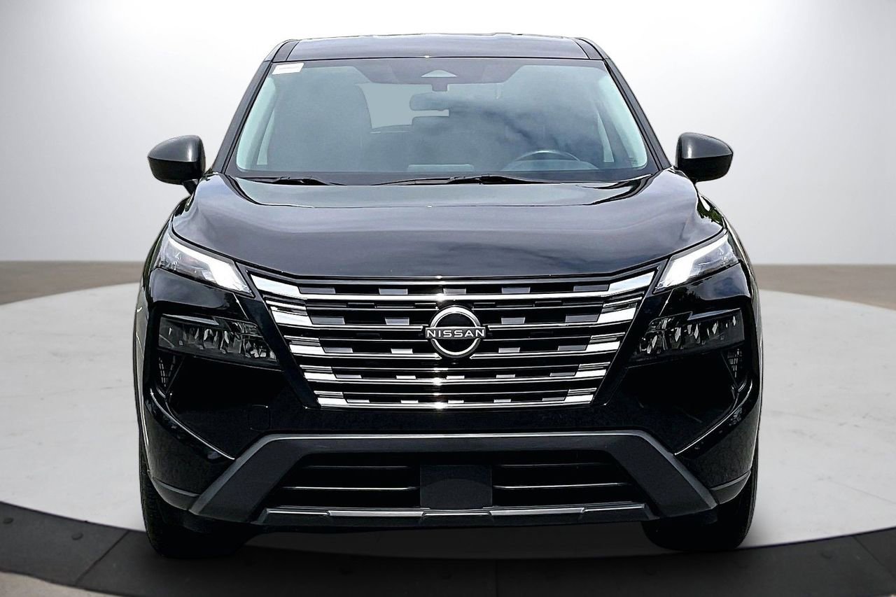 Used 2024 Nissan Rogue S FWD image 3