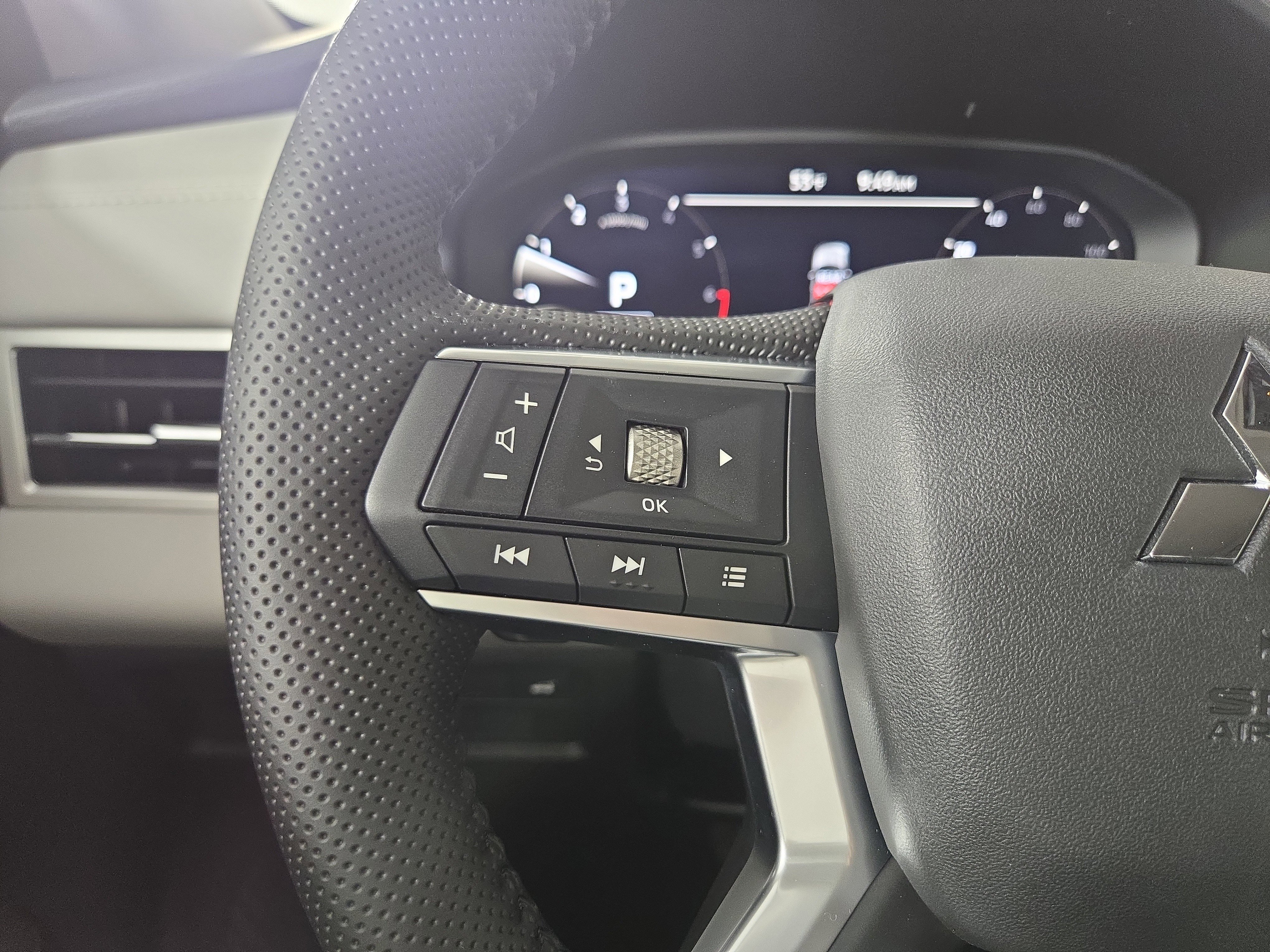 New 2026 Mitsubishi Outlander SE image 15