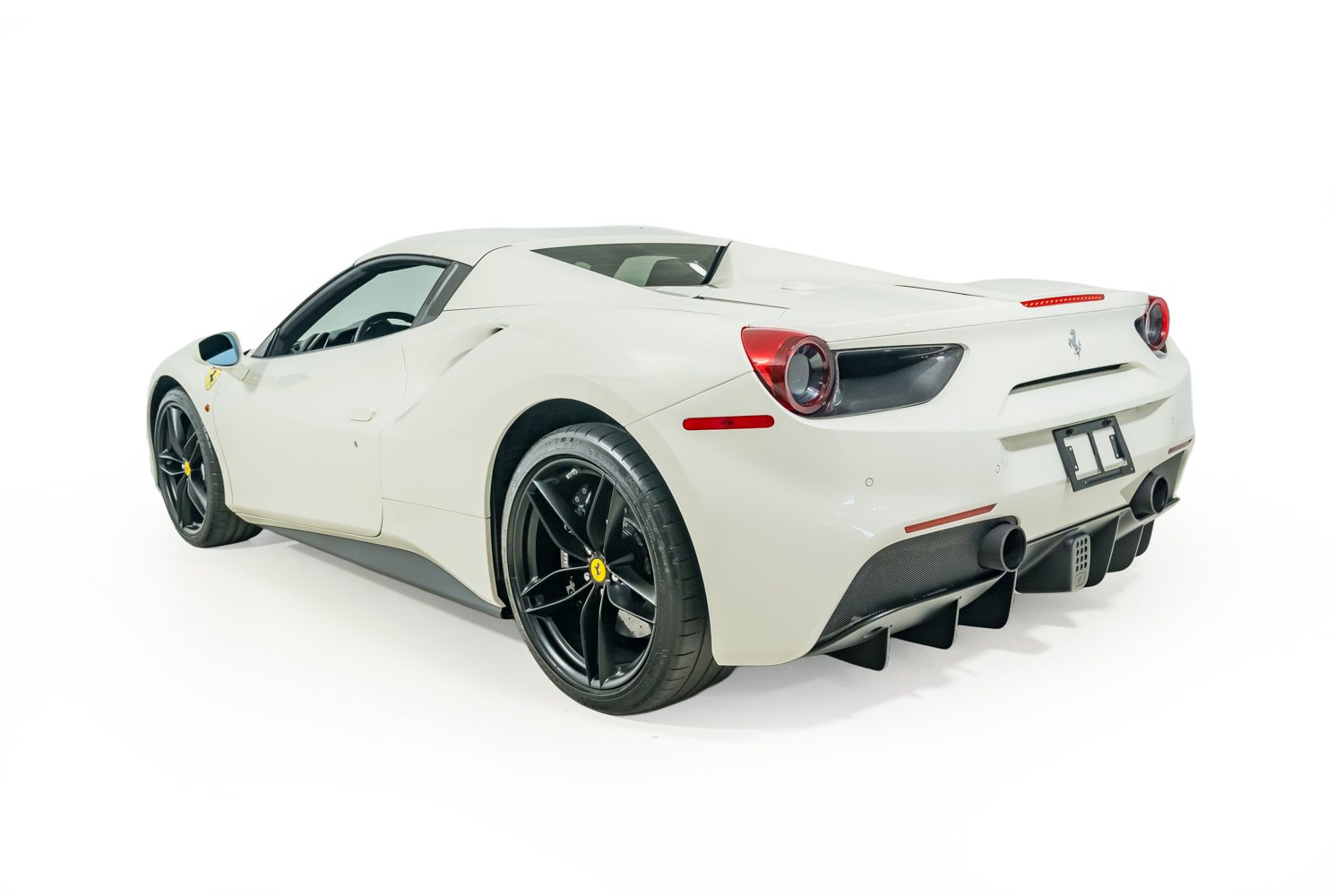 Used 2018 Ferrari 488 Spider RWD image 4