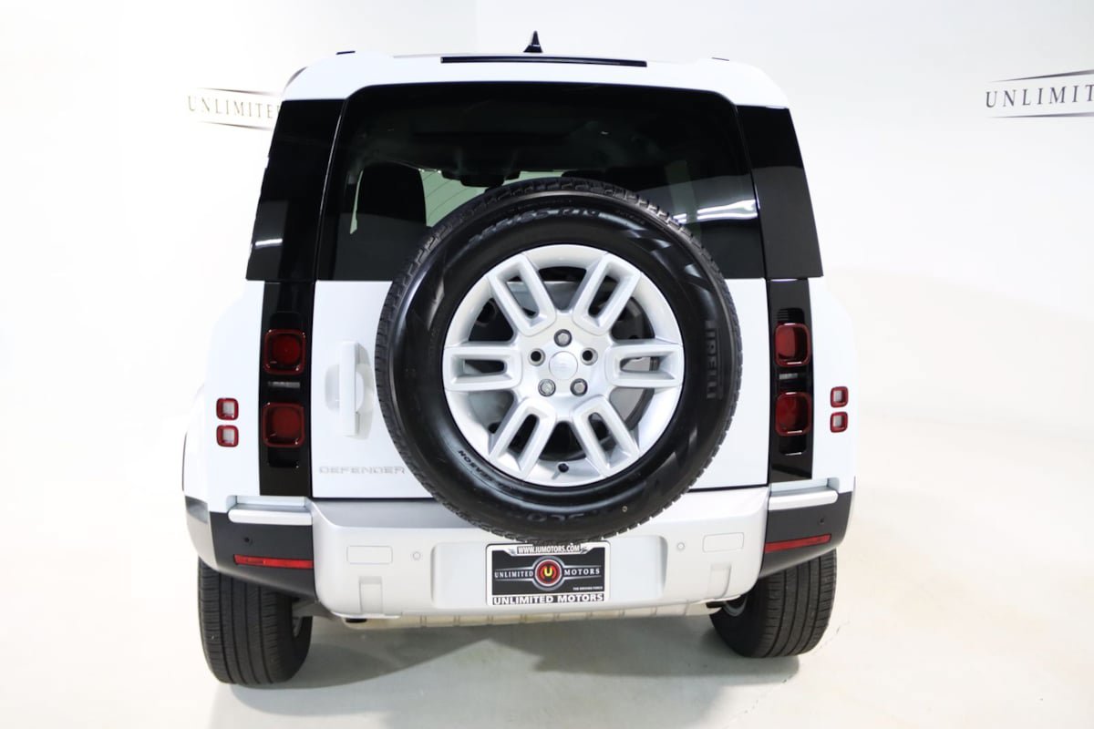 Used 2025 Land Rover Defender 110 S AWD/4WD image 29