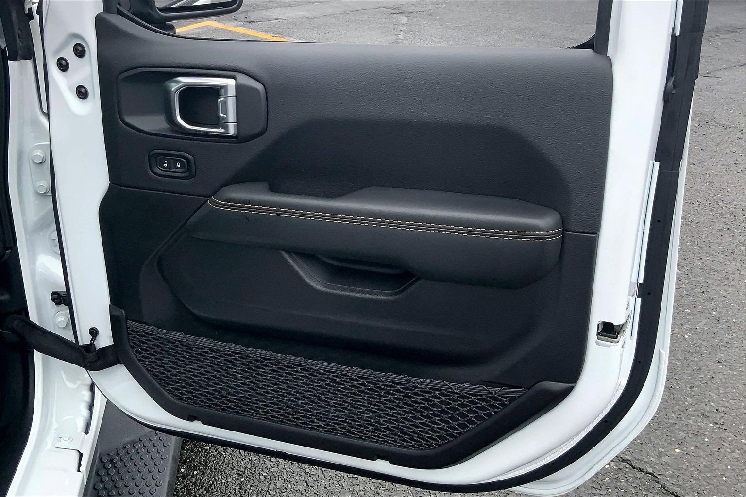 Certified 2025 Jeep Wrangler Sahara image 21