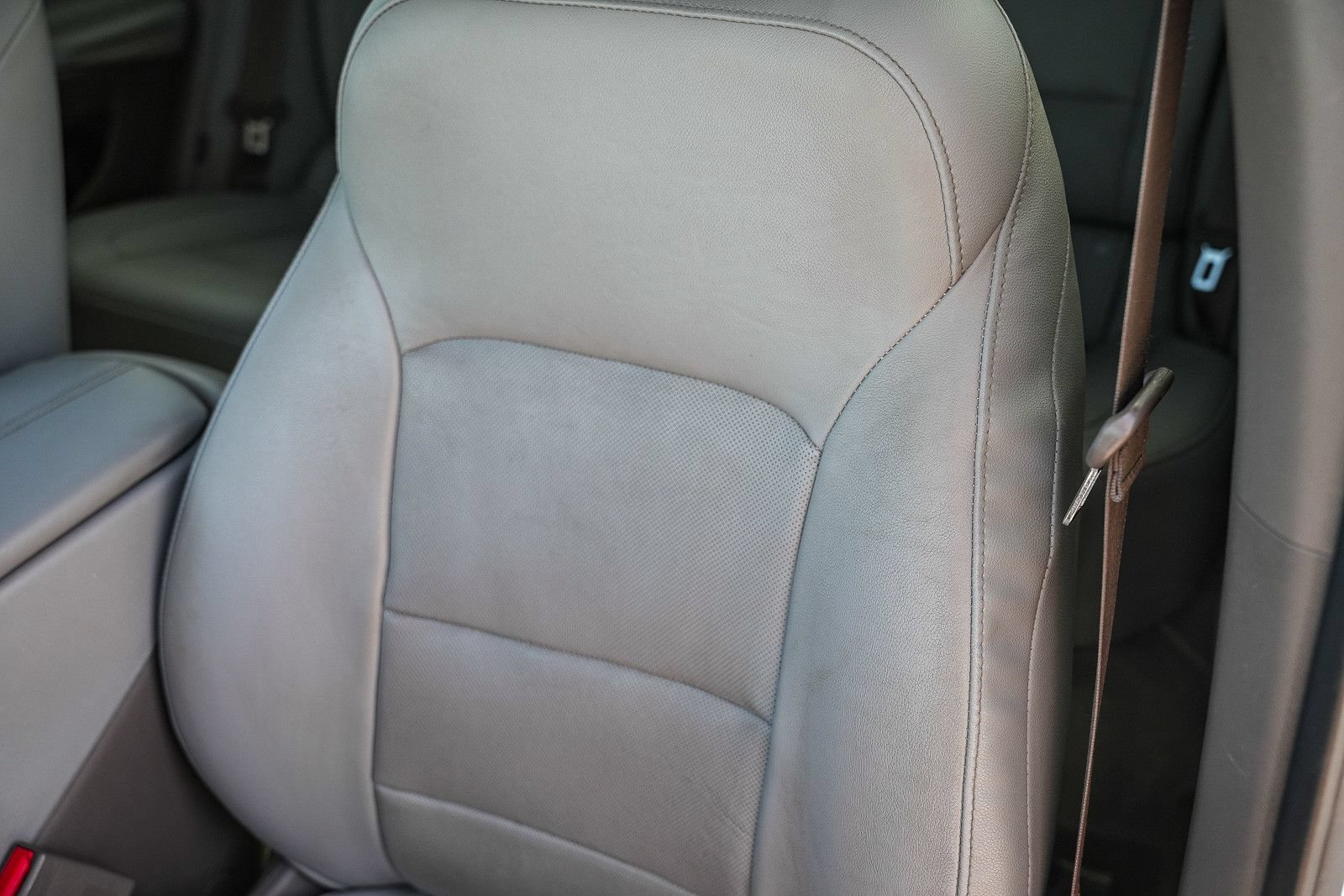 Used 2018 Chevrolet Malibu Premier w/ Premier Sun and Wheel Package FWD image 23