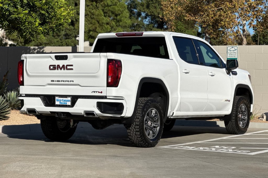 Used 2025 GMC Sierra 1500 AT4 AWD/4WD image 10