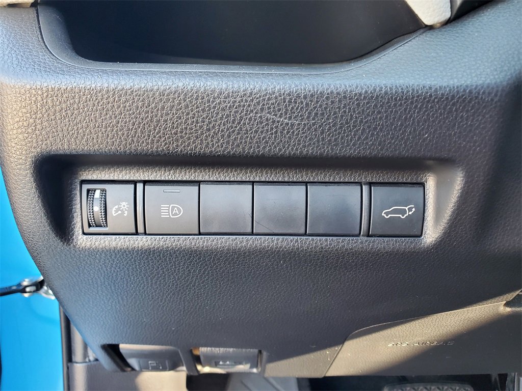 Used 2020 Toyota RAV4 XLE Premium image 21