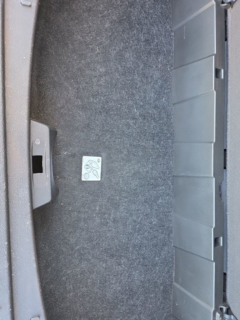 Used 2011 Buick Enclave CXL image 16