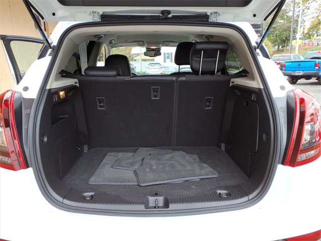 Used 2022 Buick Encore Preferred image 15