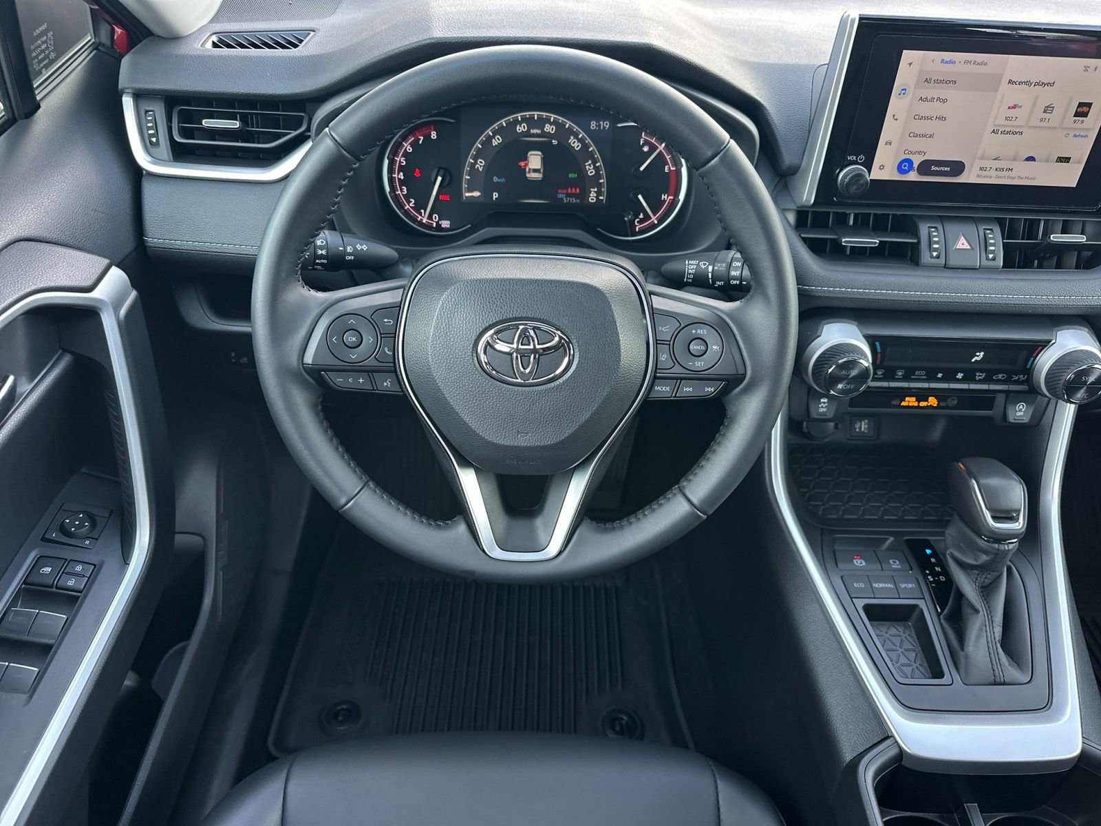 Used 2025 Toyota RAV4 XLE Premium FWD image 15