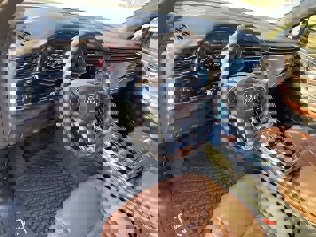 Used 2021 Audi Q7 3.0T Prestige image 25