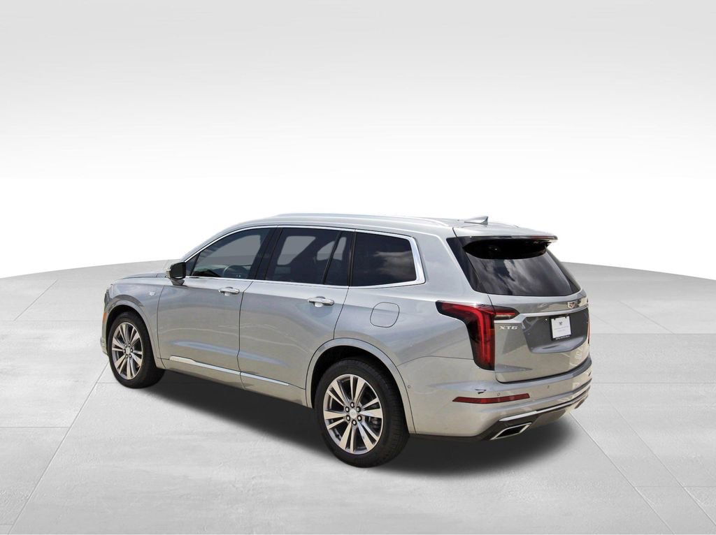 Used 2024 Cadillac XT6 Premium Luxury w/ Technology Package image 3