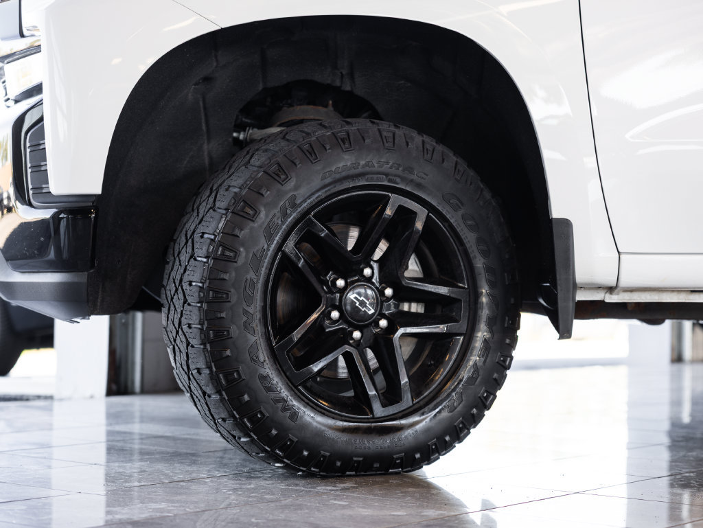 Used 2020 Chevrolet Silverado 1500 LT Trail Boss AWD/4WD image 11