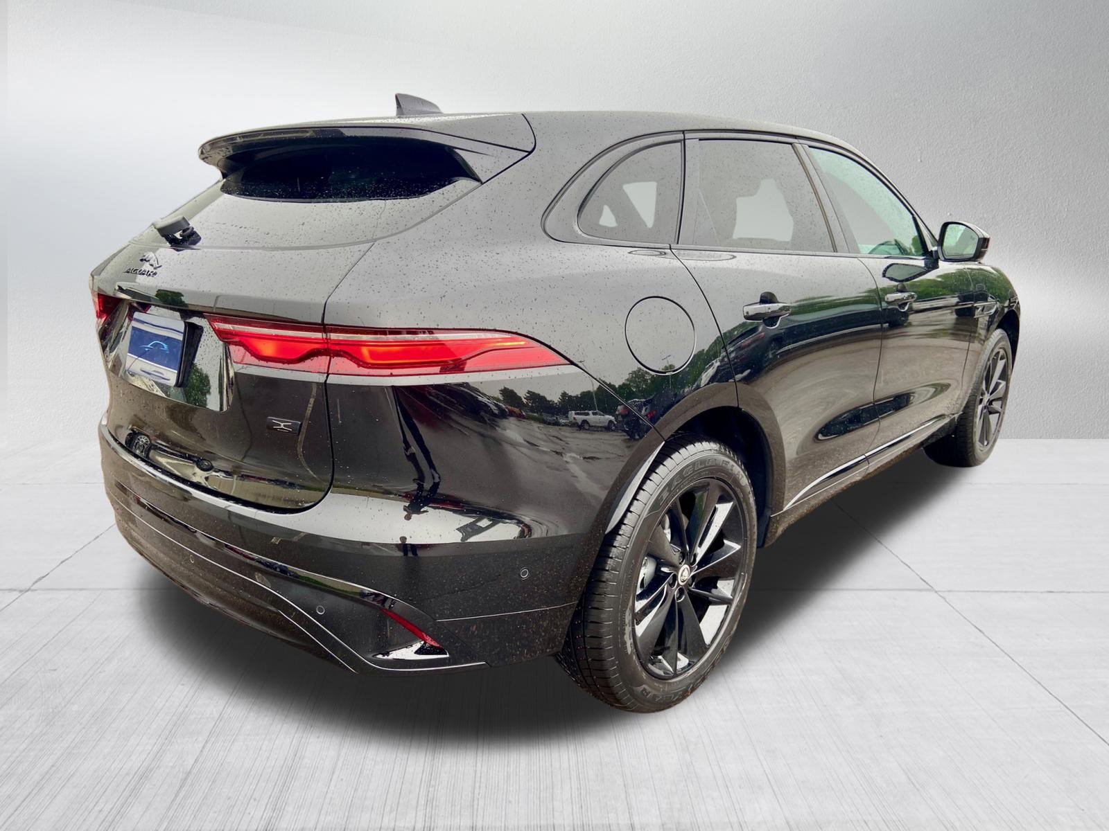 New 2026 Jaguar F-PACE R-Dynamic S image 2
