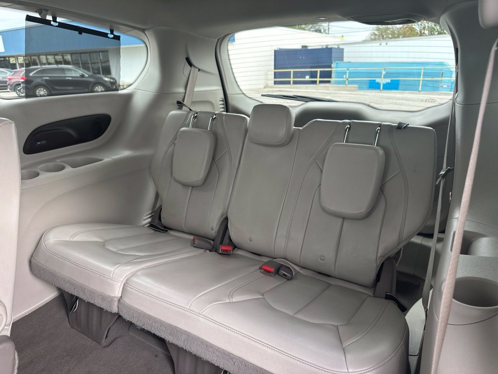 Used 2020 Chrysler Pacifica Touring-L Plus FWD image 18