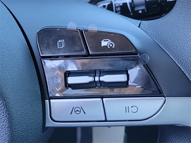 New 2025 Hyundai Elantra SE image 9