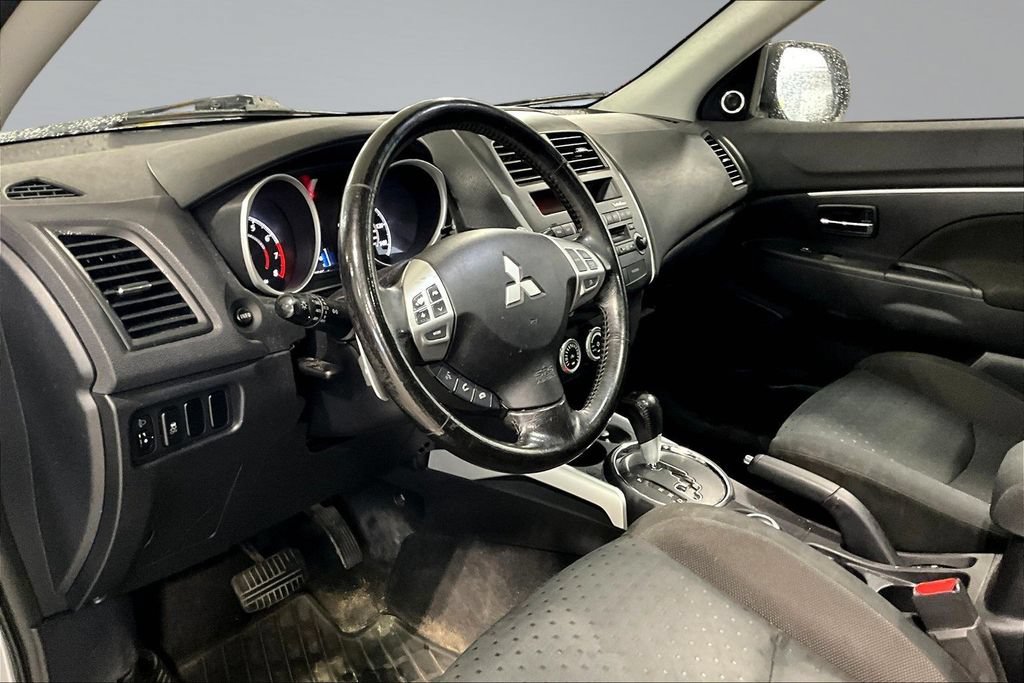 Used 2011 Mitsubishi Outlander Sport SE AWD/4WD image 14
