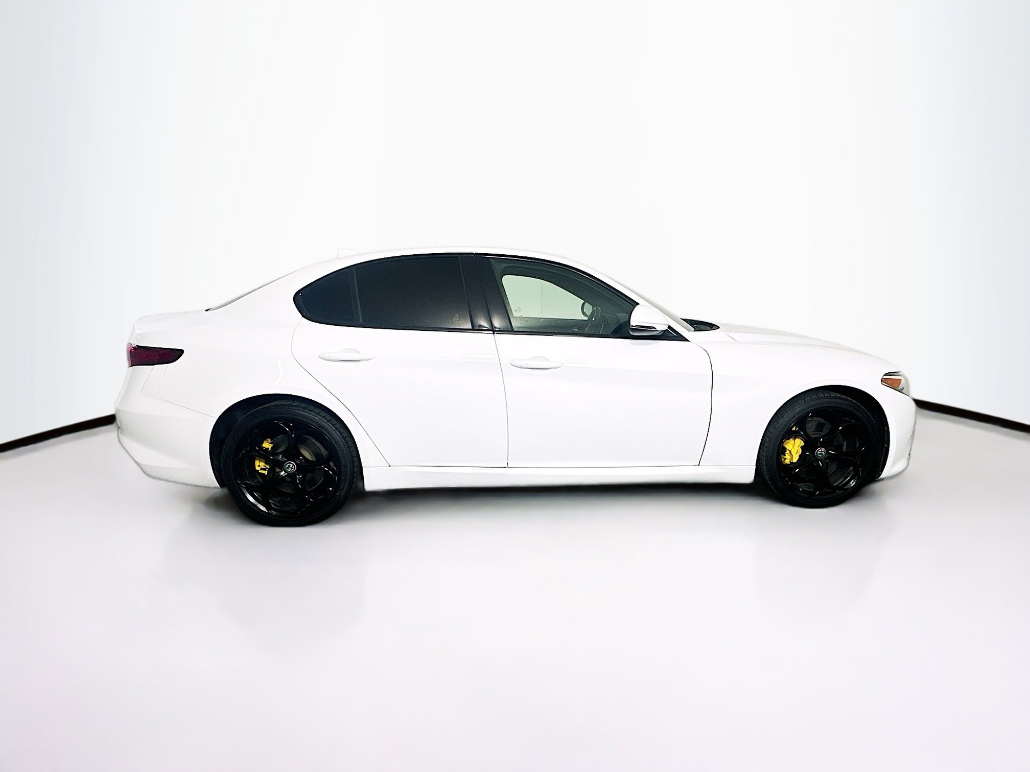 Used 2020 Alfa Romeo Giulia Ti Sport w/ Quick Order Package 22S Sport image 10