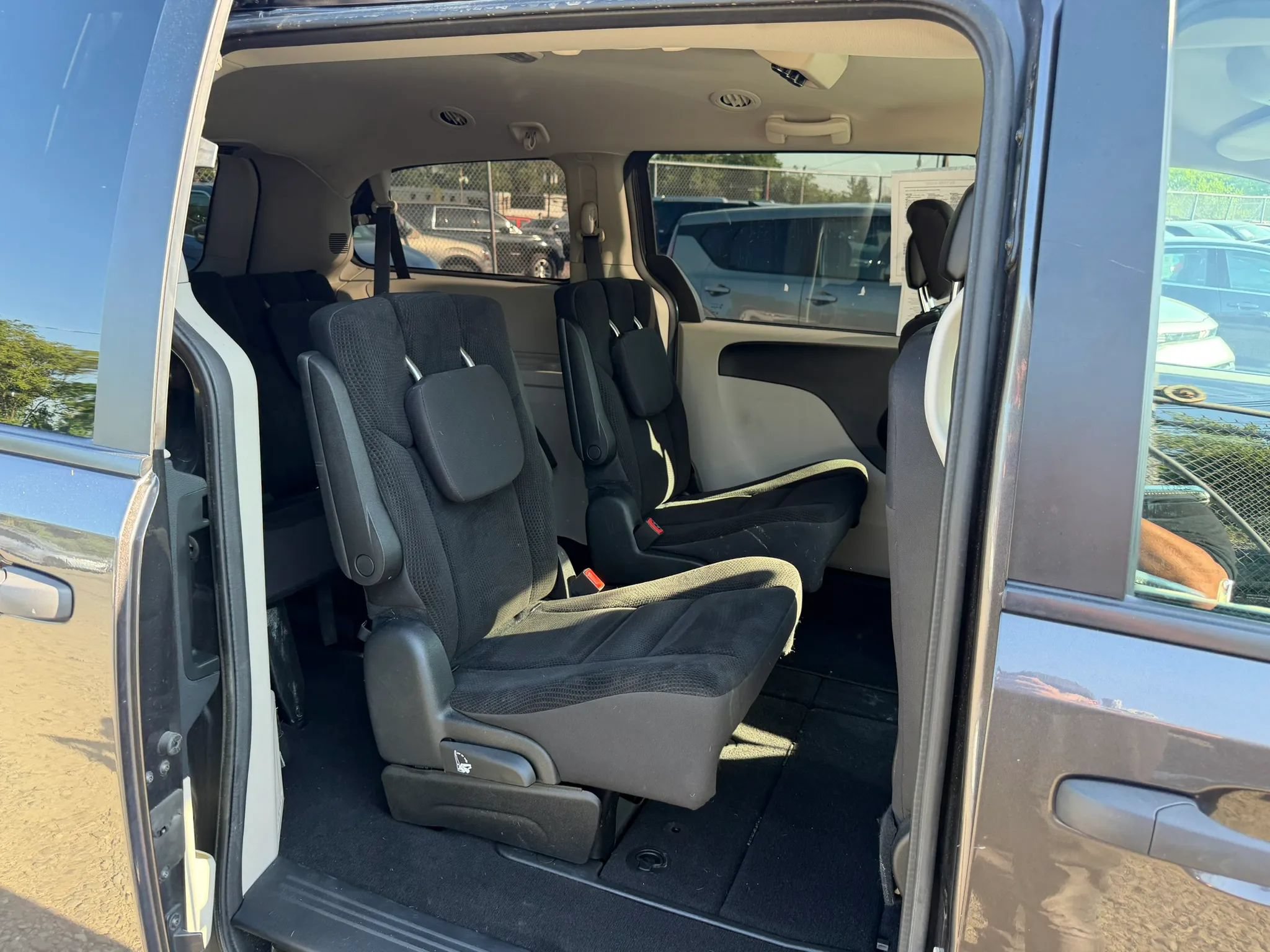 Used 2019 Dodge Grand Caravan SE w/ UConnect Hands-Free Group FWD image 27