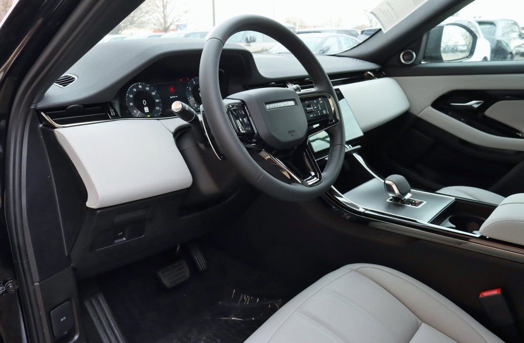 Certified 2026 Land Rover Range Rover Evoque S AWD/4WD image 12