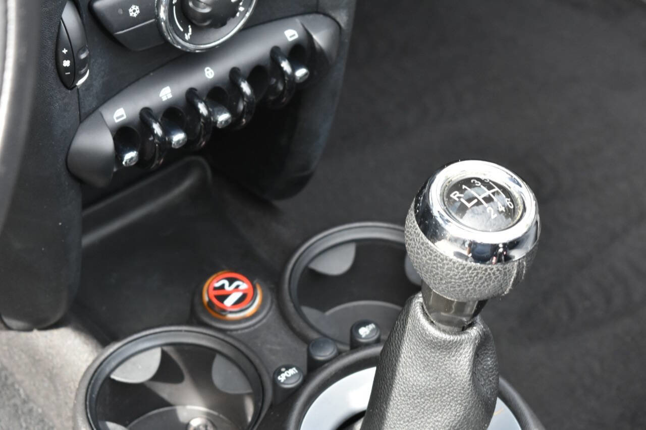 Used 2012 MINI Cooper Convertible image 28